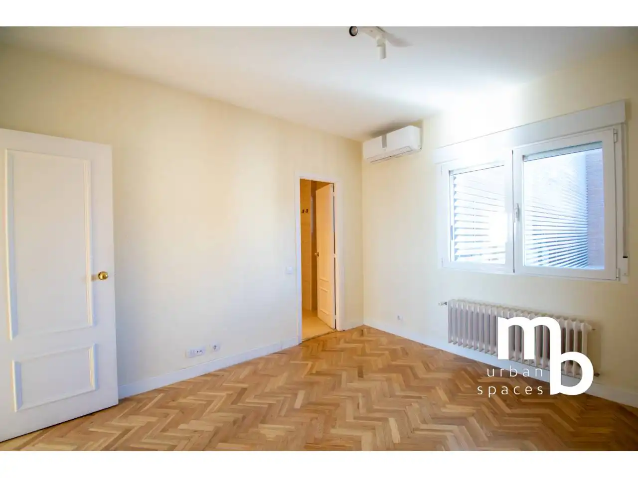 Habitación de Piso de alquiler en Madrid con Aire acondicionado, Calefacción y Parquet