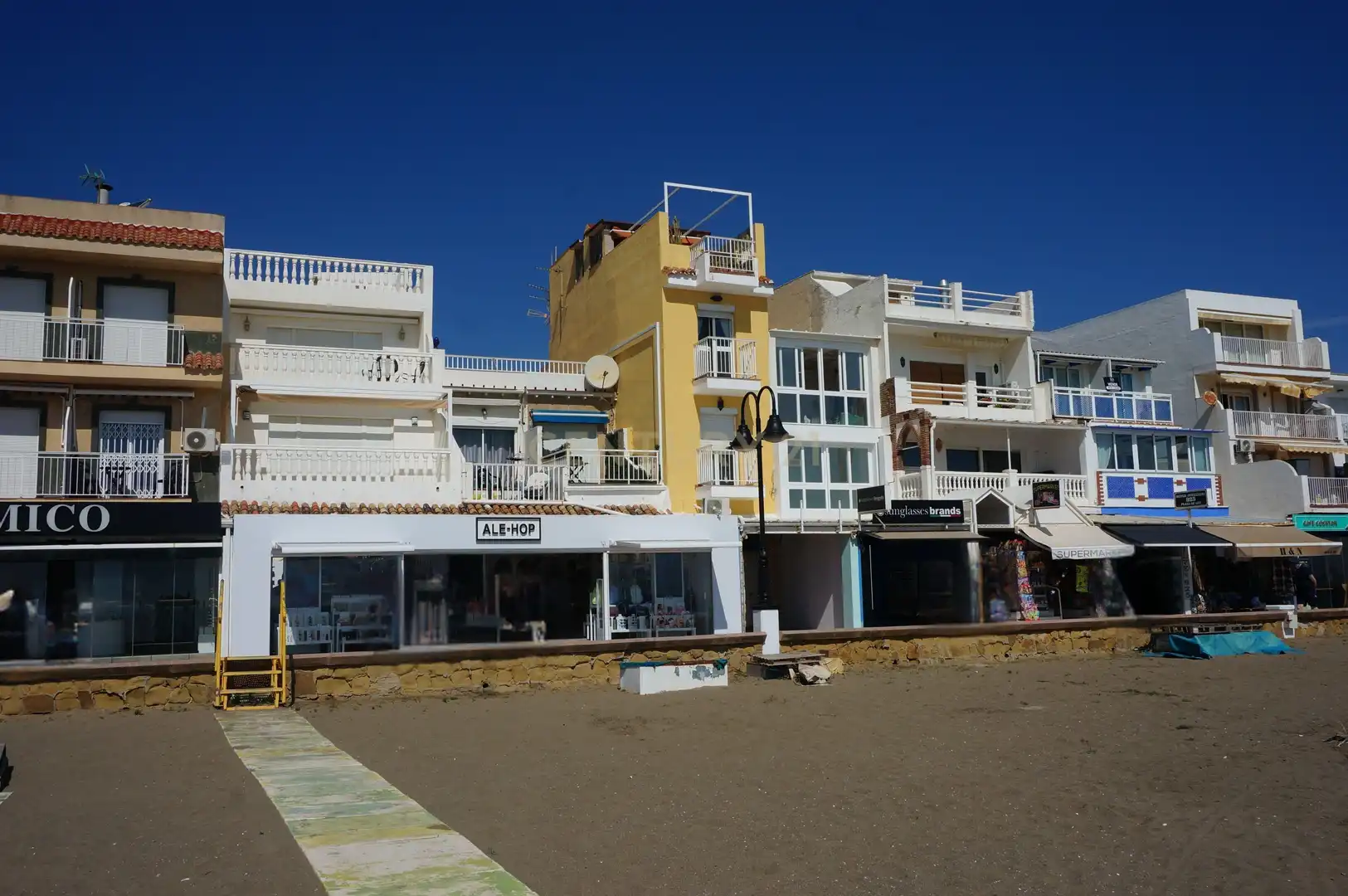 Detached homes for sale in Torremolinos  with Air Conditioner, Oven and Washing machine