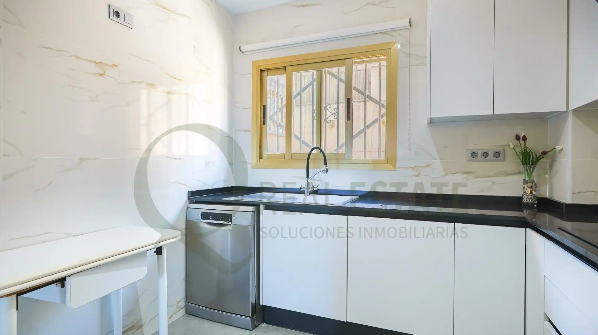 Küche von Wohnung zur Miete in El Campello mit Heizung, Privatgarten und Terrasse