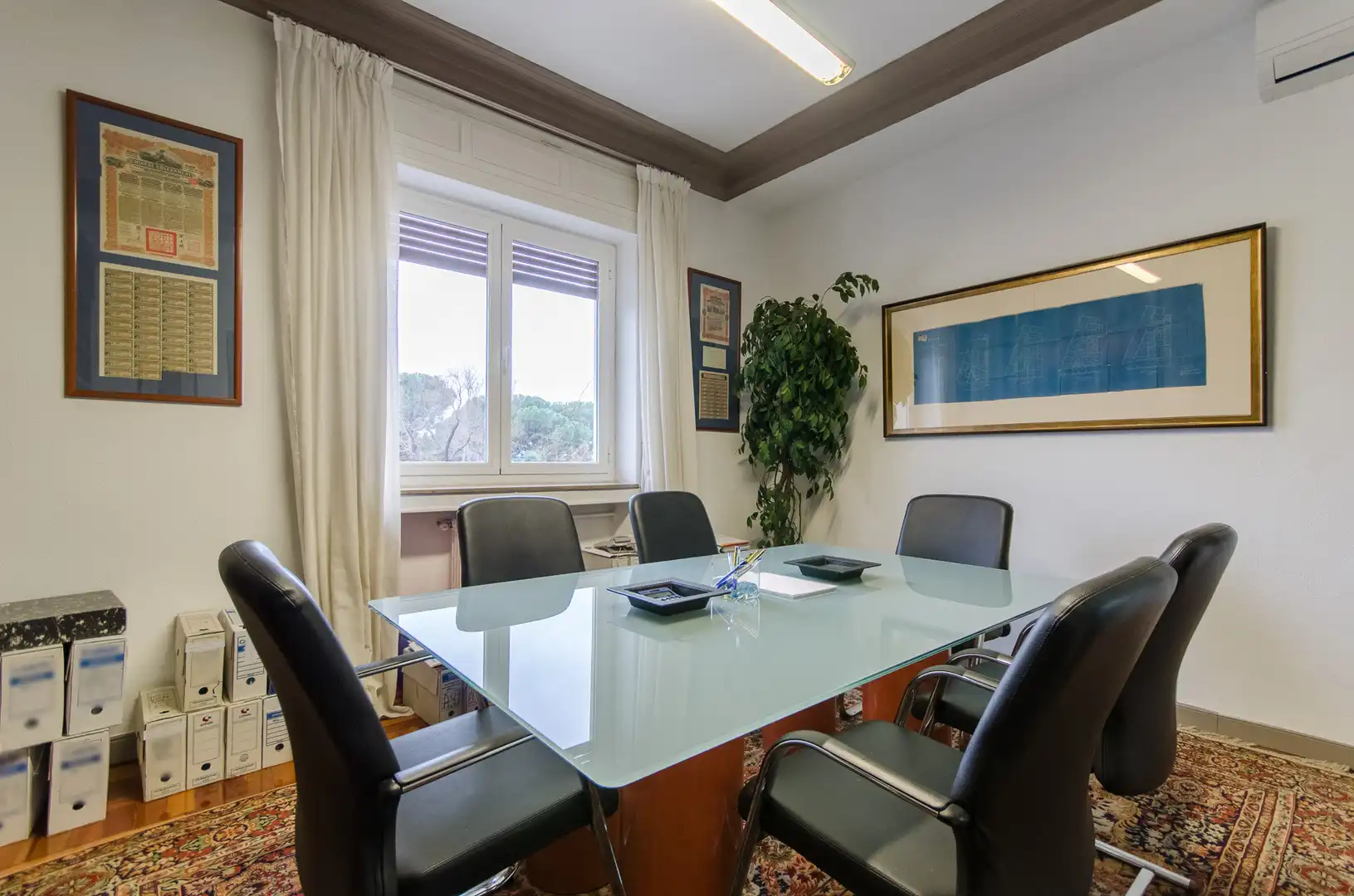 Dining room of Office for rent in  Madrid Capital  with Air Conditioner and Heating