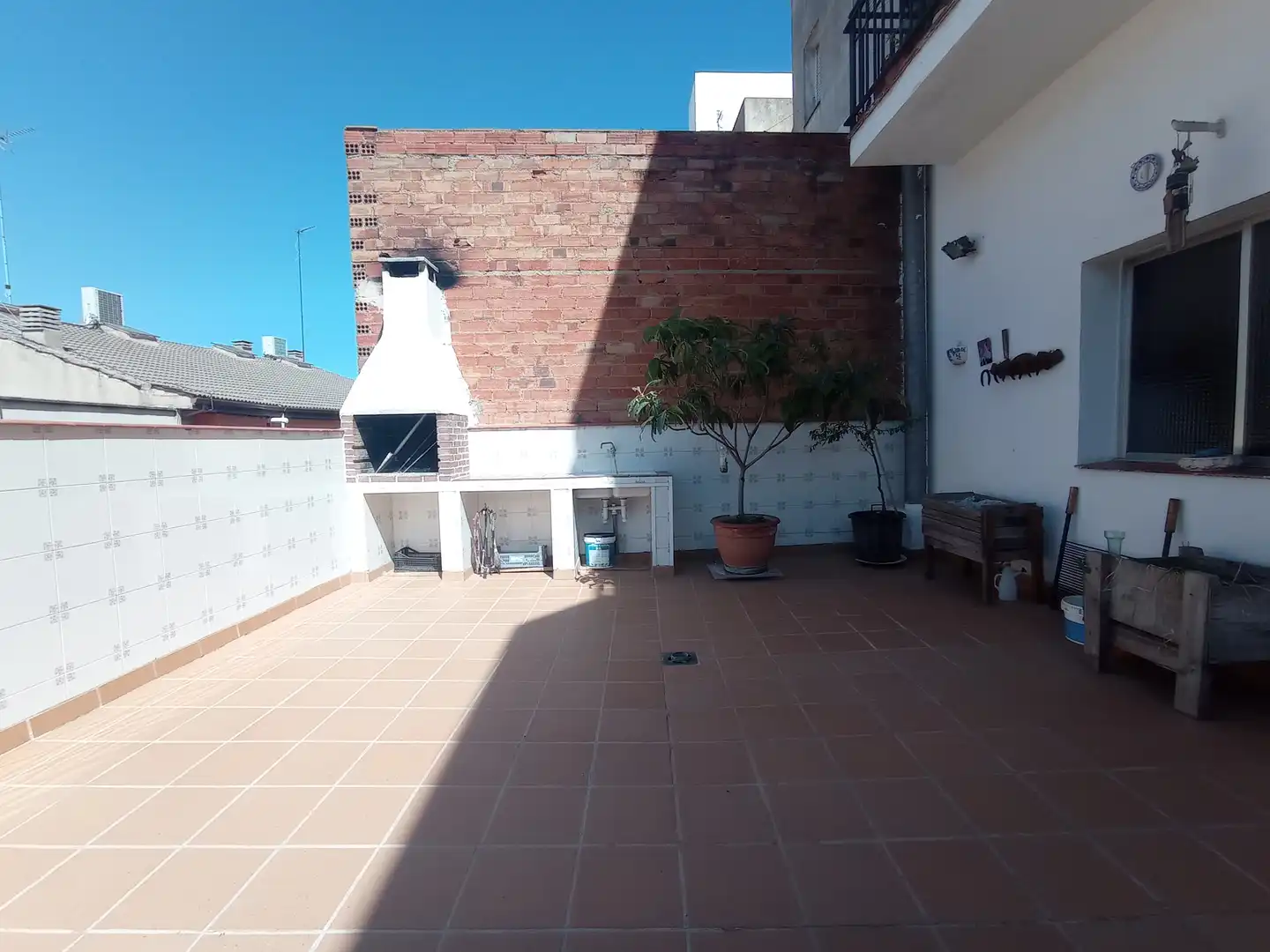 Terrasse von Einfamilien-Reihenhaus zum Verkauf in Santa Perpètua de Mogoda mit Klimaanlage, Heizung und Terrasse