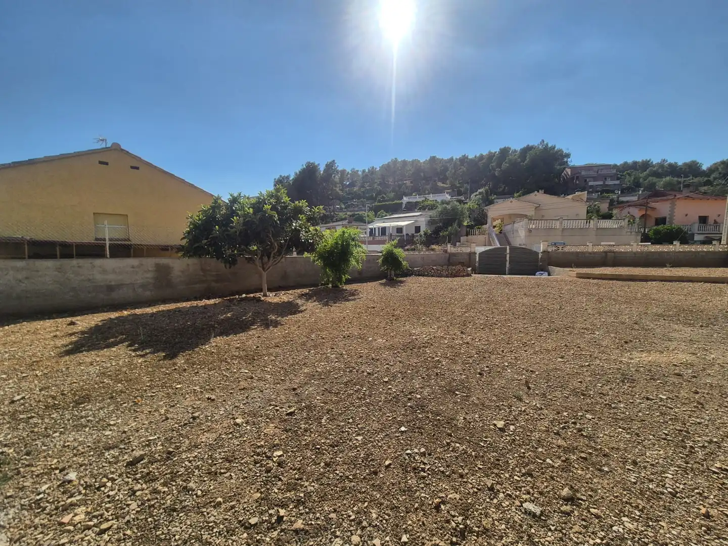 Terreno rústico en venta en Avenida de los Rosales 28, imagen 2