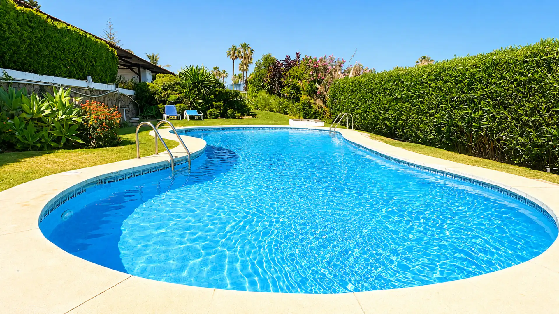 Piscina de Apartamento en venta en Estepona con Terraza, Piscina y Piscina comunitaria