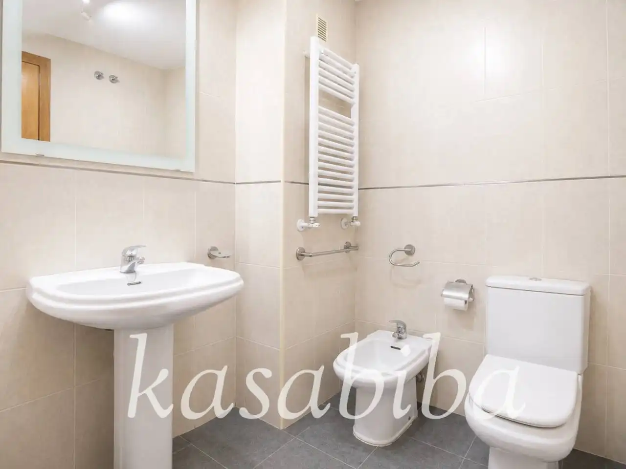 Bathroom of Flat for sale in Manises  with Air Conditioner and Heating
