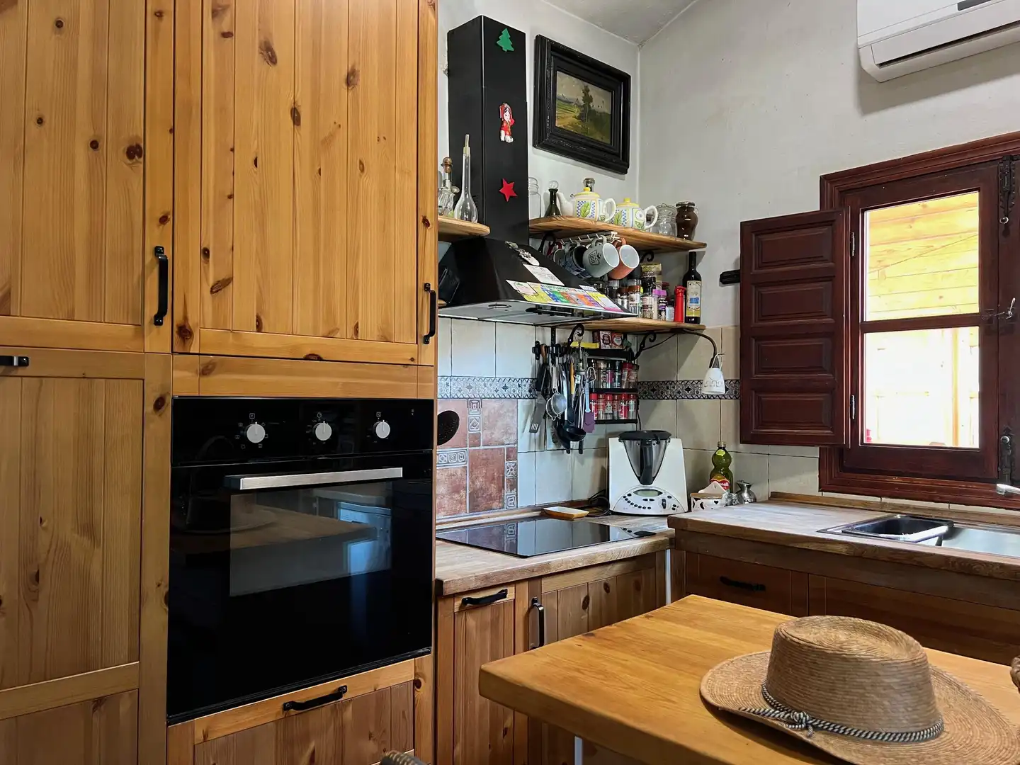 Cocina de Casa o chalet en venta en Vélez-Málaga con Aire acondicionado, Calefacción y Jardín privado