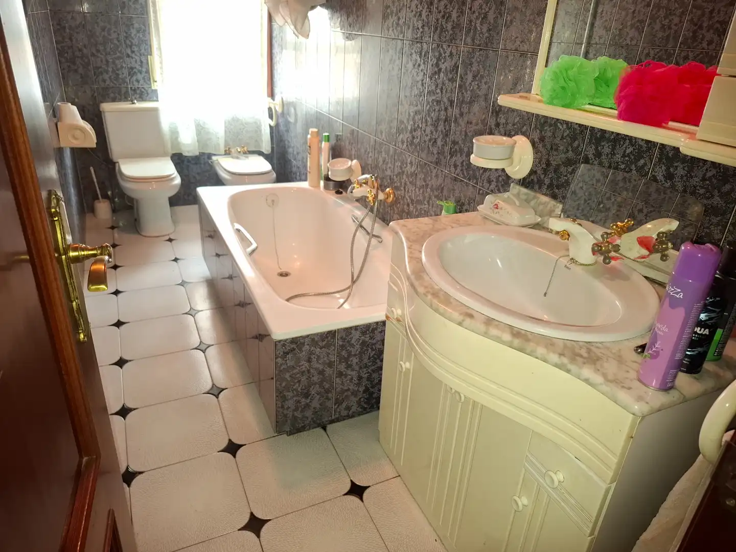 Bathroom of Flat for sale in Viveiro  with Terrace and Furnished