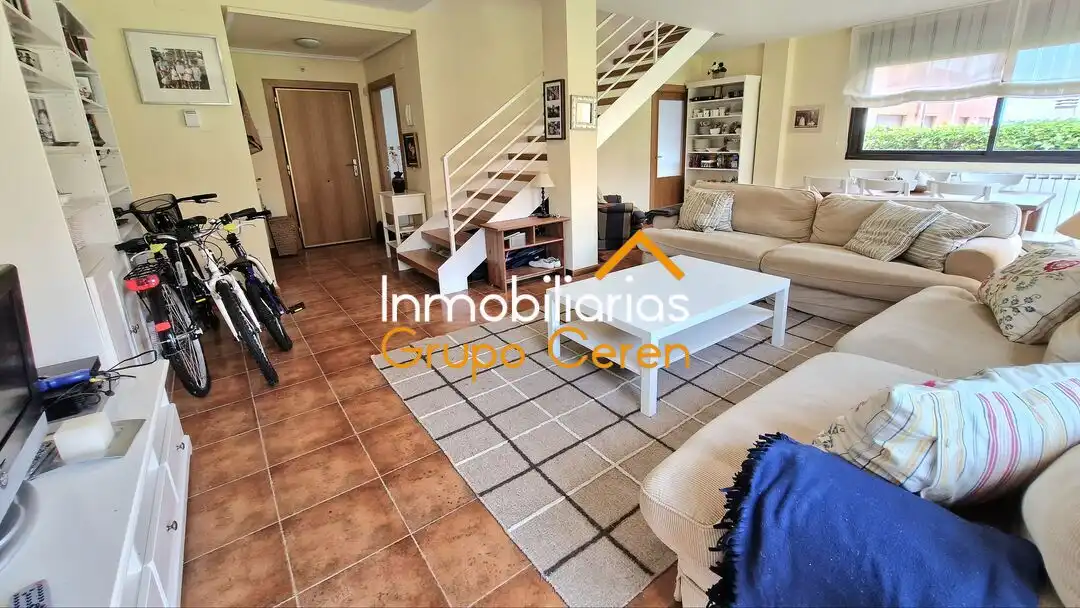 Vista exterior de Casa adosada en venta en Cirueña con Calefacción, Jardín privado y Terraza
