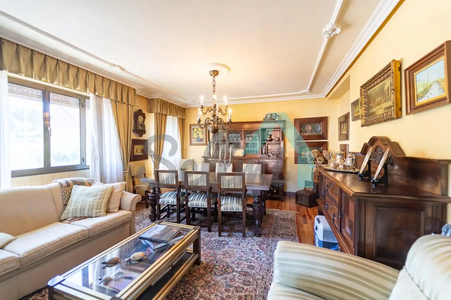 Sala d'estar de Edifici en venda en Piloña