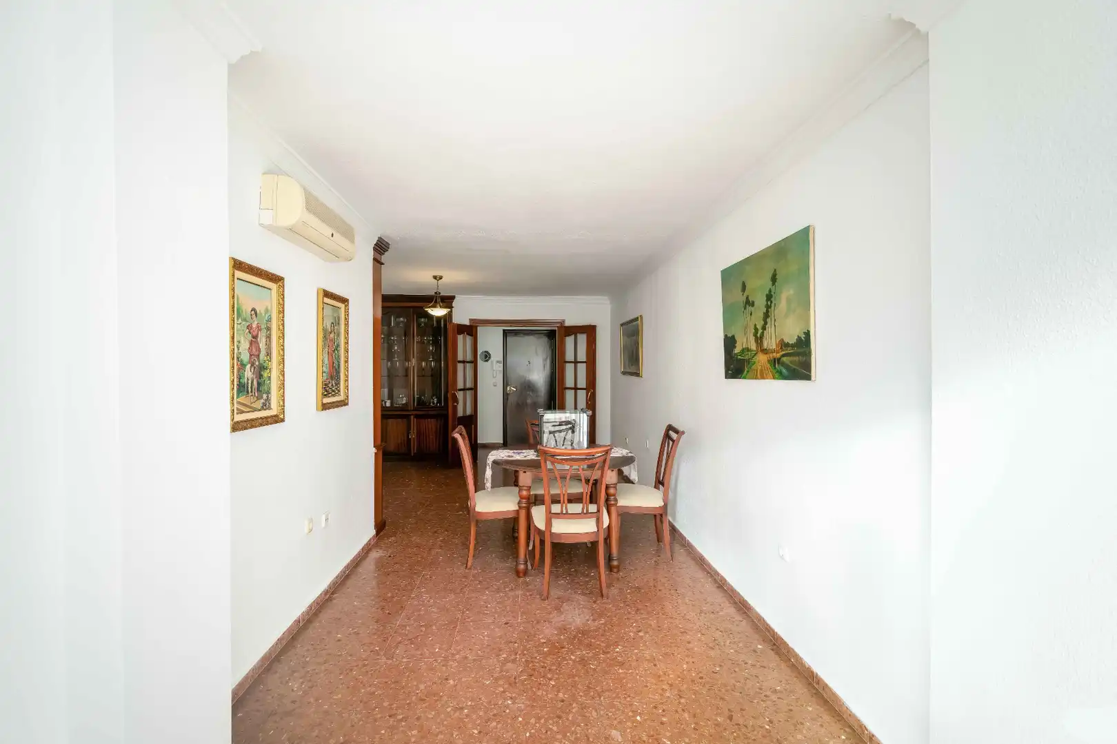 Piso en venta en Málaga con Calefacción, Terraza y Internet