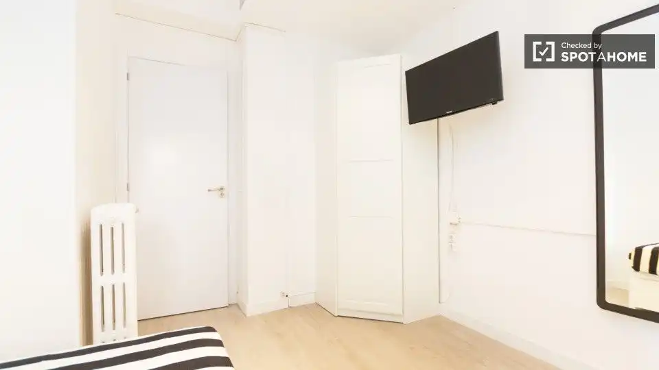 Schlafzimmer von Wohnung zur untervermieten in Madrid mit Klimaanlage und Terrasse