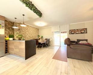Exterior view of Single-family semi-detached for sale in Arroyomolinos (Madrid)  with Air Conditioner, Heating and Private garden