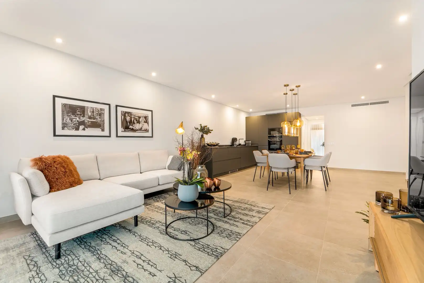 Sala de estar de Planta baja en venta en Estepona con Aire acondicionado, Calefacción y Parquet