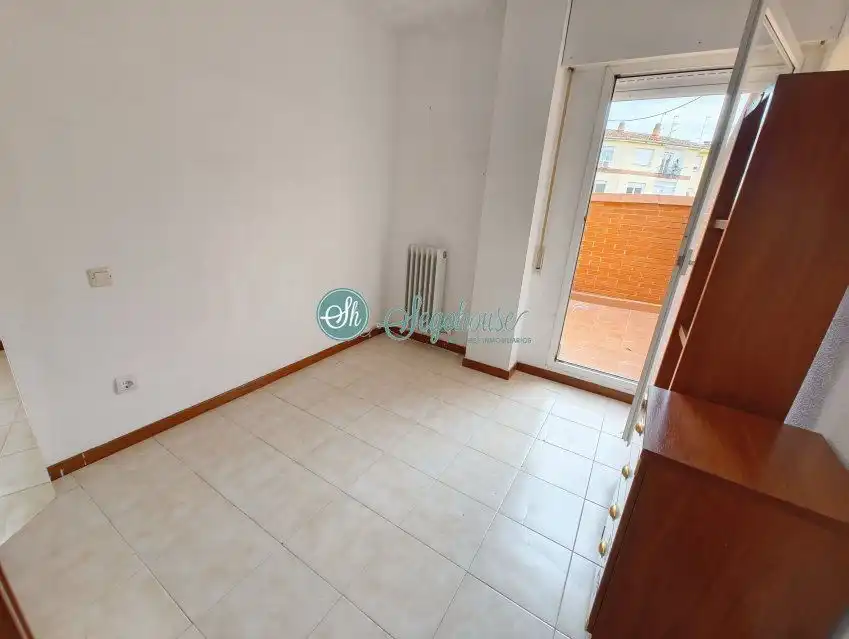 Habitación de Piso en venta en Segovia con Calefacción y Terraza