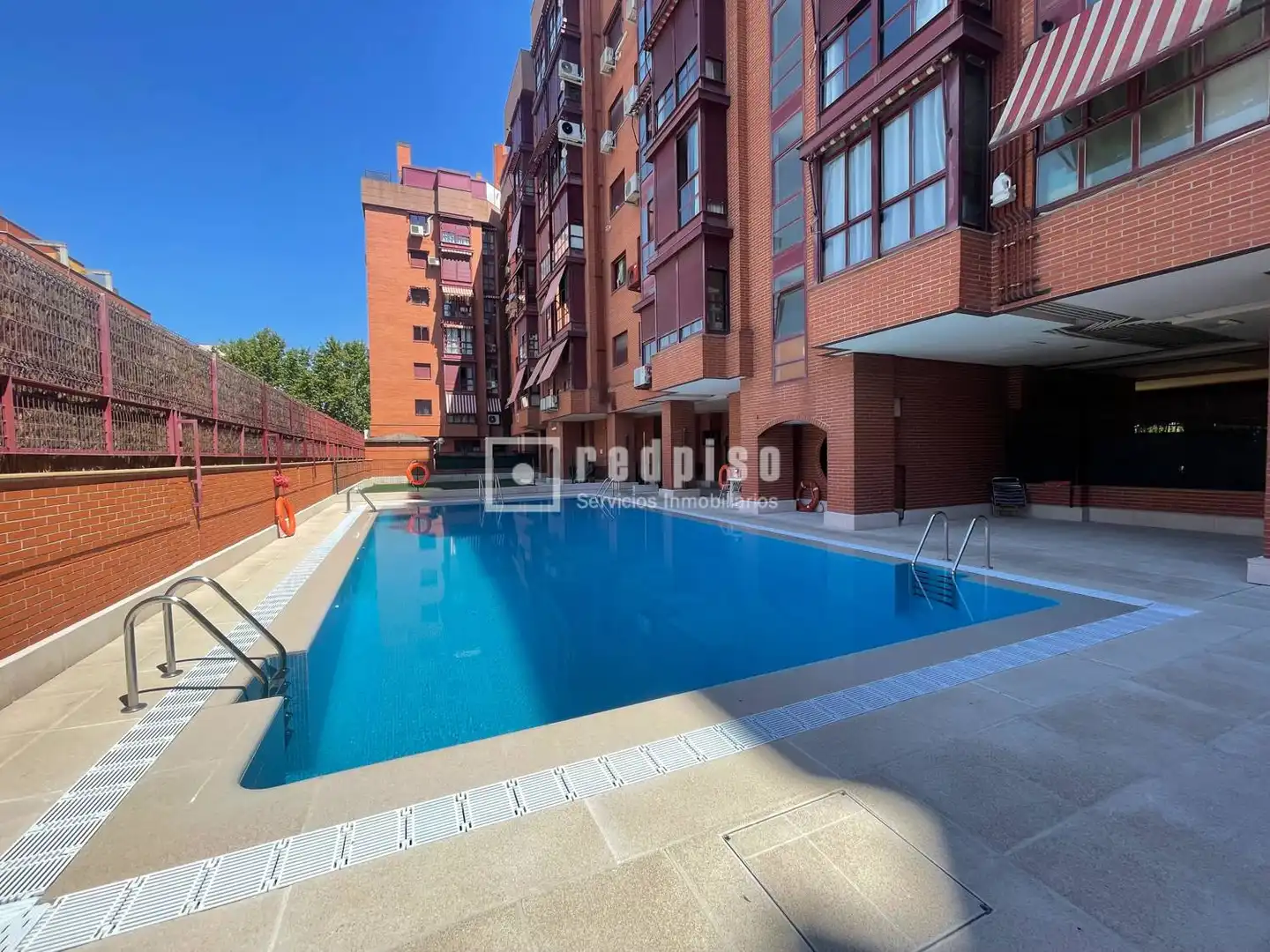Piscina de Piso en venta en Madrid con Aire acondicionado, Calefacción y Parquet