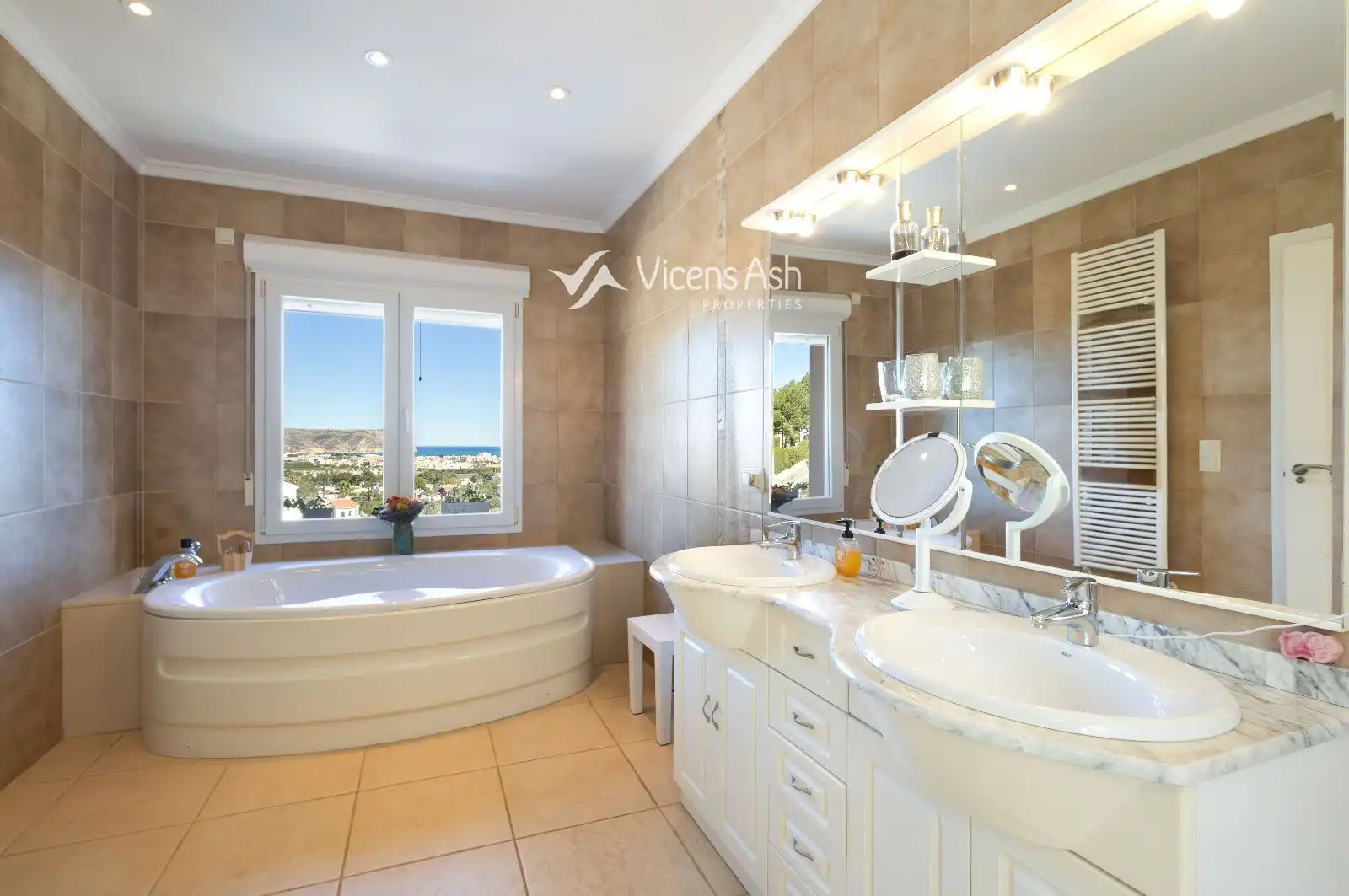 Bathroom of Houses for sale in Jávea / Xàbia  with Air Conditioner, Heating and Terrace