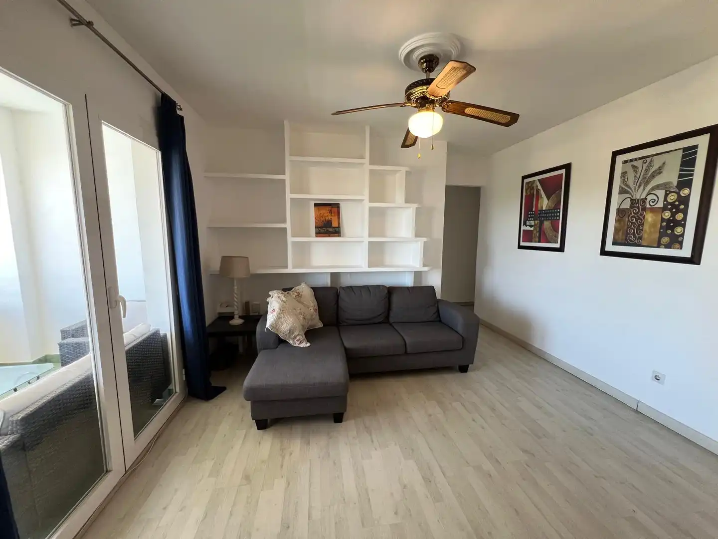 Sala de estar de Apartamento en venta en Estepona con Aire acondicionado, Terraza y Piscina