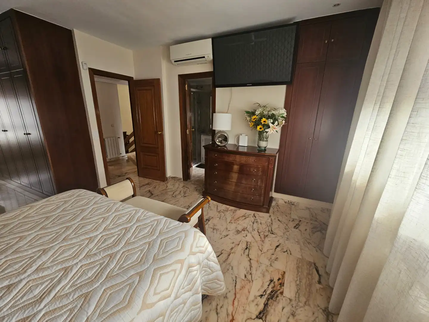 Dormitori de Casa o xalet en venda en Cáceres amb Aire condicionat, Calefacció i Jardí privat
