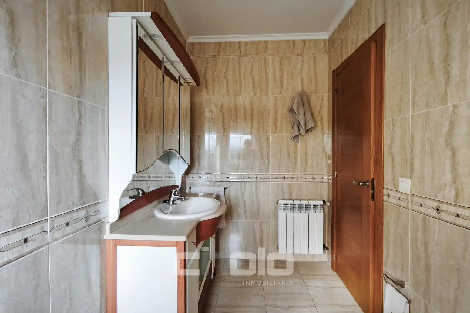 Bathroom of Houses for sale in Begonte  with Heating, Parquet flooring and Storage room