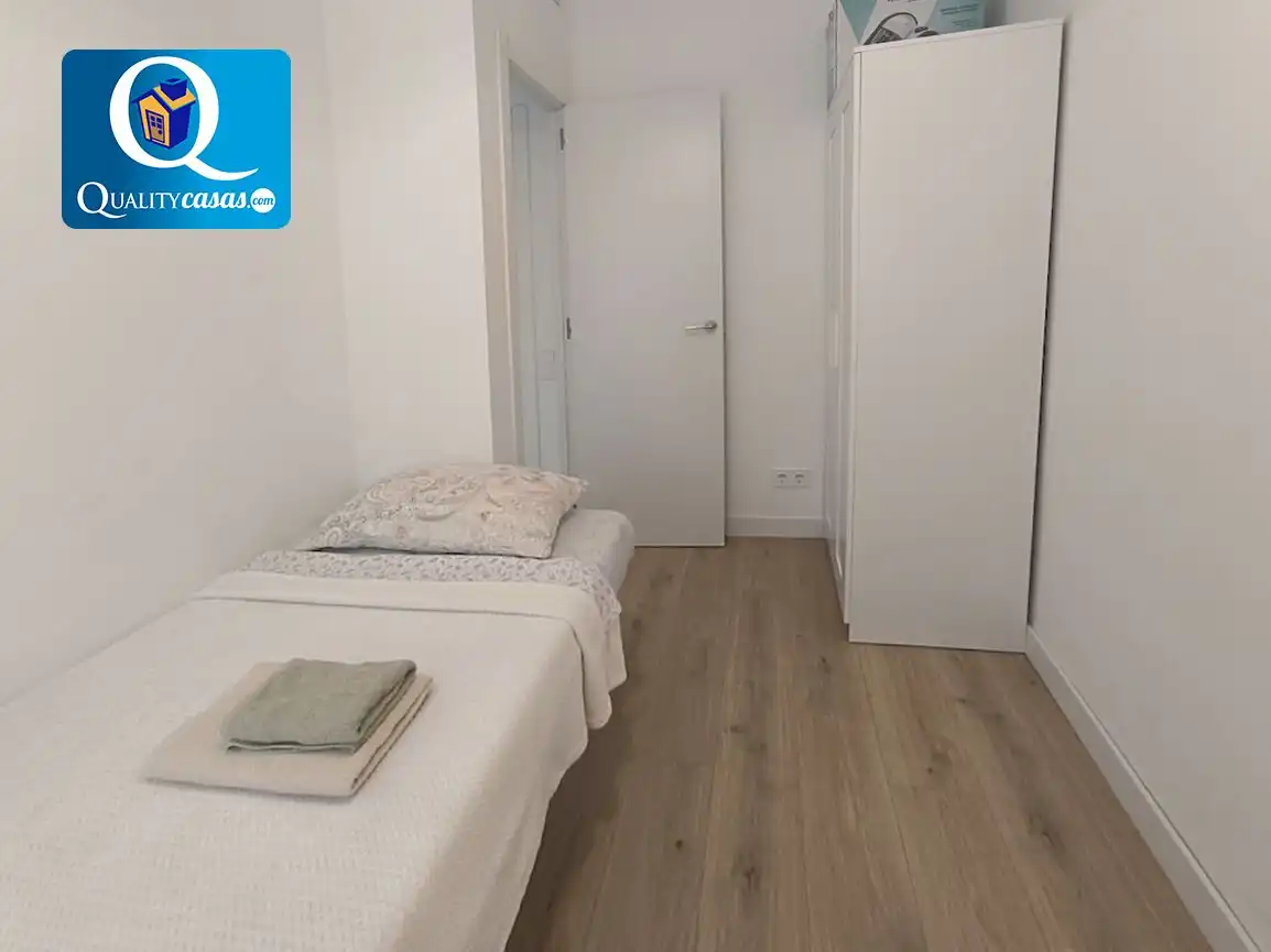 Habitación de Apartamento en venta en Alicante / Alacant con Aire acondicionado, Calefacción y Terraza