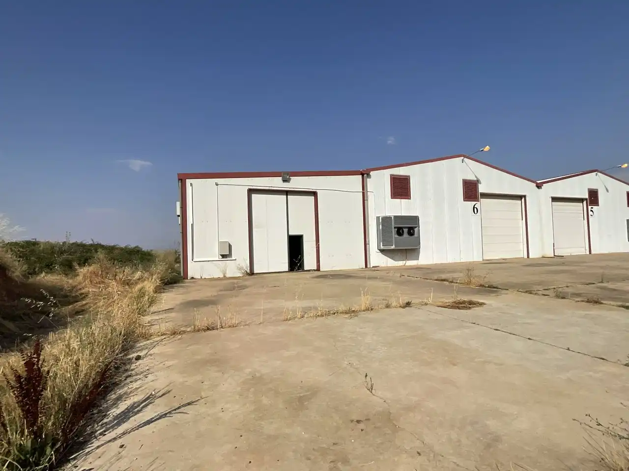 Vista exterior de Nau industrial en venda en Villar de Torre