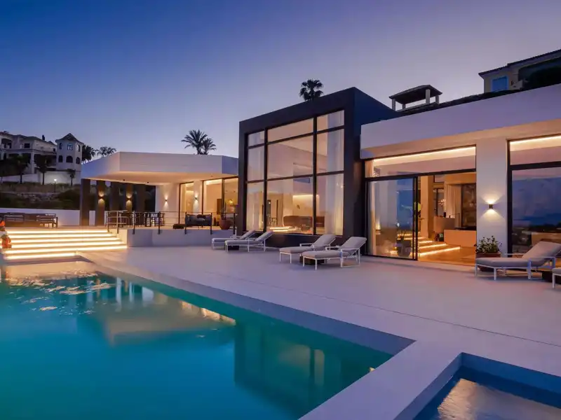 Villa mit Pool zum Verkauf in El Paraíso