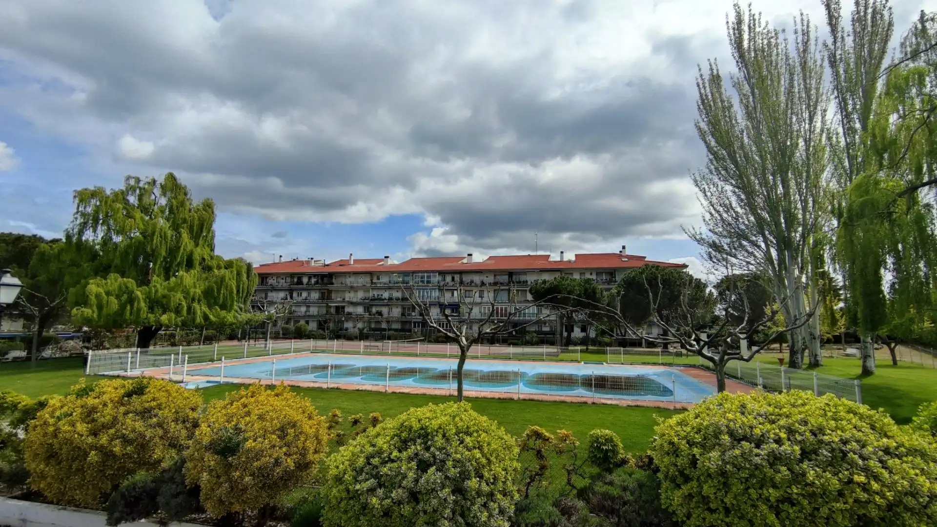 Piscina de Pis en venda en Collado Villalba amb Calefacció, Terrassa i Piscina