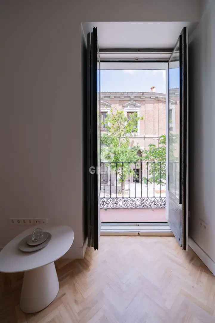 Habitación de Piso en venta en Madrid con Calefacción