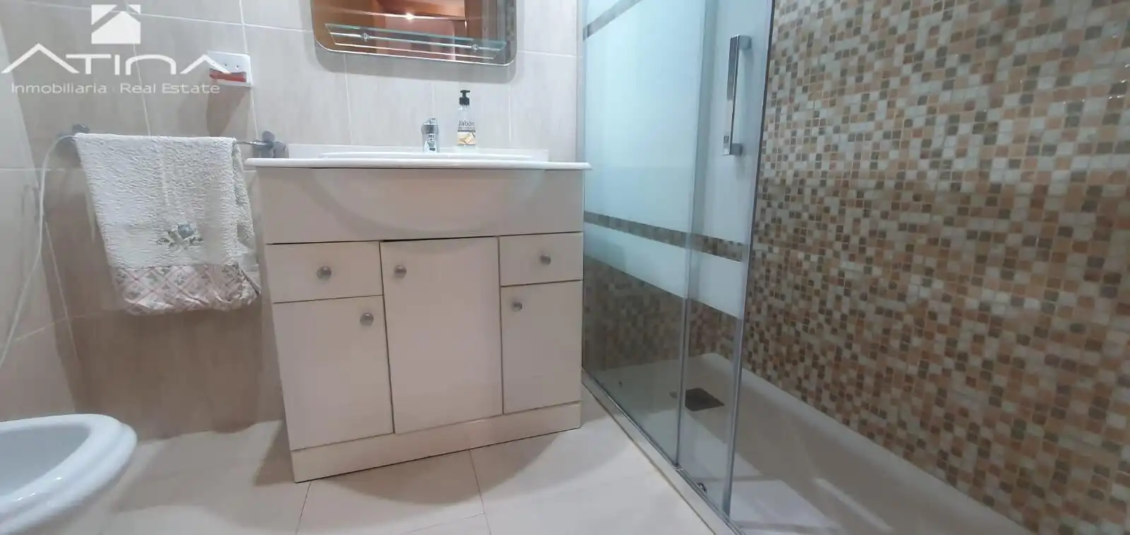 Badezimmer von Wohnungen zum Verkauf in Daimús mit Klimaanlage, Heizung und Privatgarten