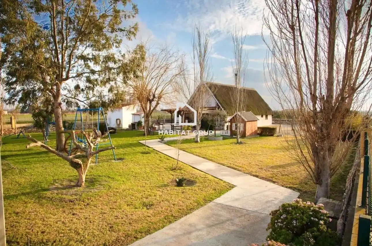 Casa con jardín en venta en Sant Jaume d'Enveja, imagen 2