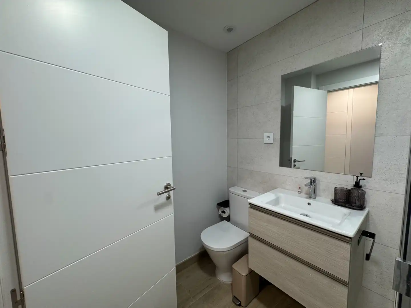 Badezimmer von Wohnung zur Miete in Málaga mit Klimaanlage, Terrasse und Abstellraum