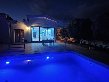 Chalet con piscina en venta en Triquivijate