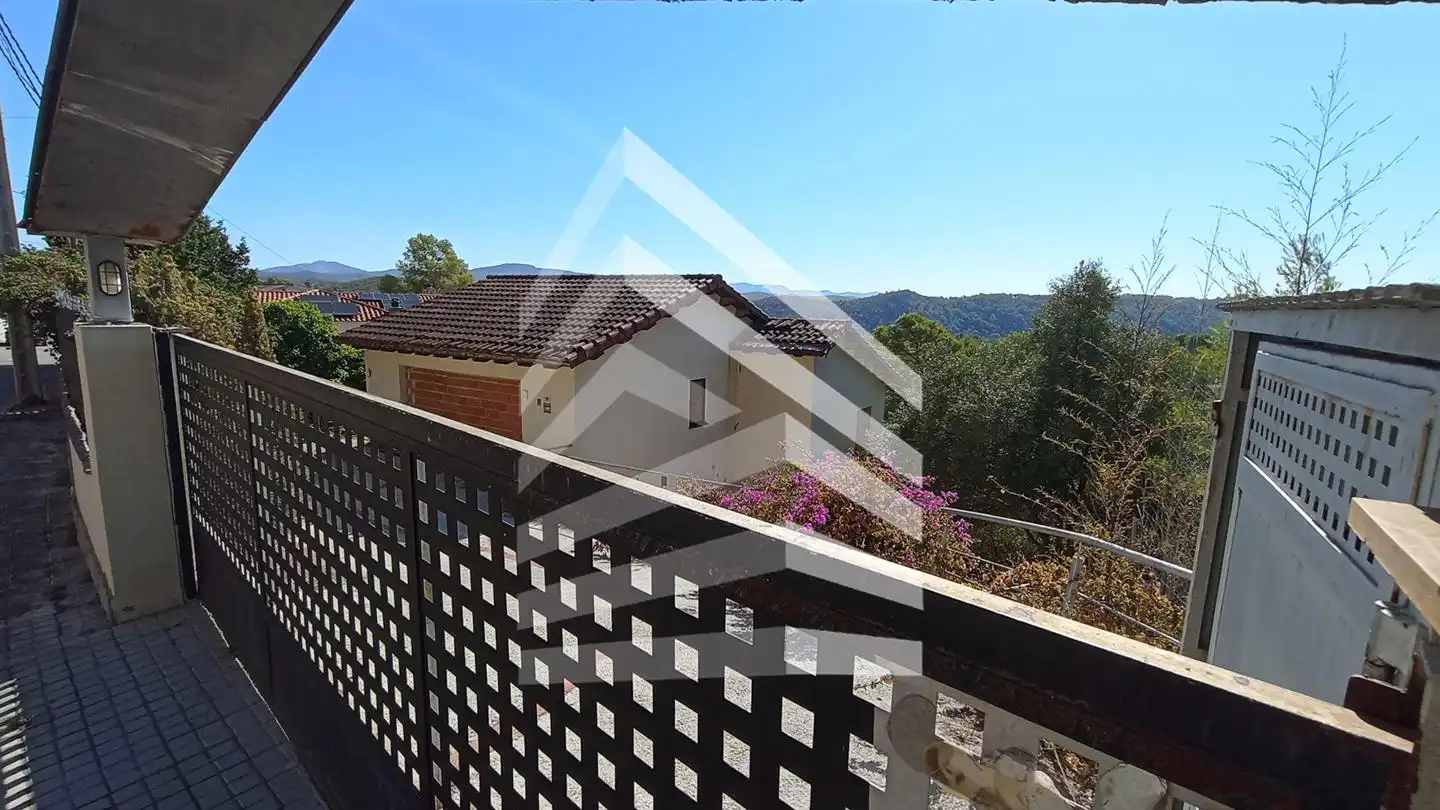 Casa con jardín en venta en calle de la Via Lactea, imagen 2