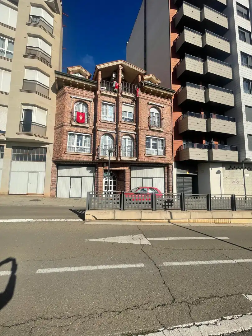 Vista exterior de Casa adosada en venta en Calahorra