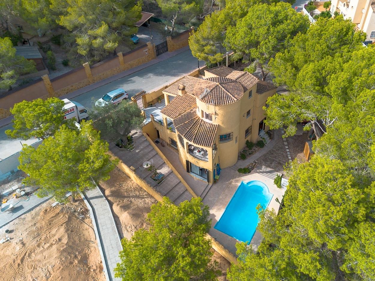 Vista exterior de Casa o xalet en venda en Orihuela amb Aire condicionat, Calefacció i Terrassa