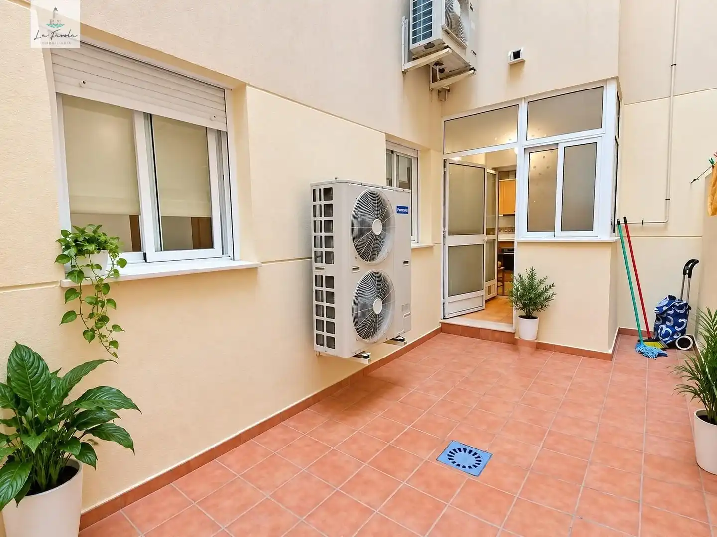 Terrassa de Pis per a compartir en Málaga amb Aire condicionat, Calefacció i Jardí privat