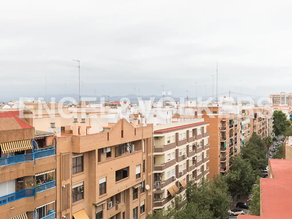 Vista exterior de Àtic de lloguer en Valencia amb Aire condicionat, Calefacció i Parquet