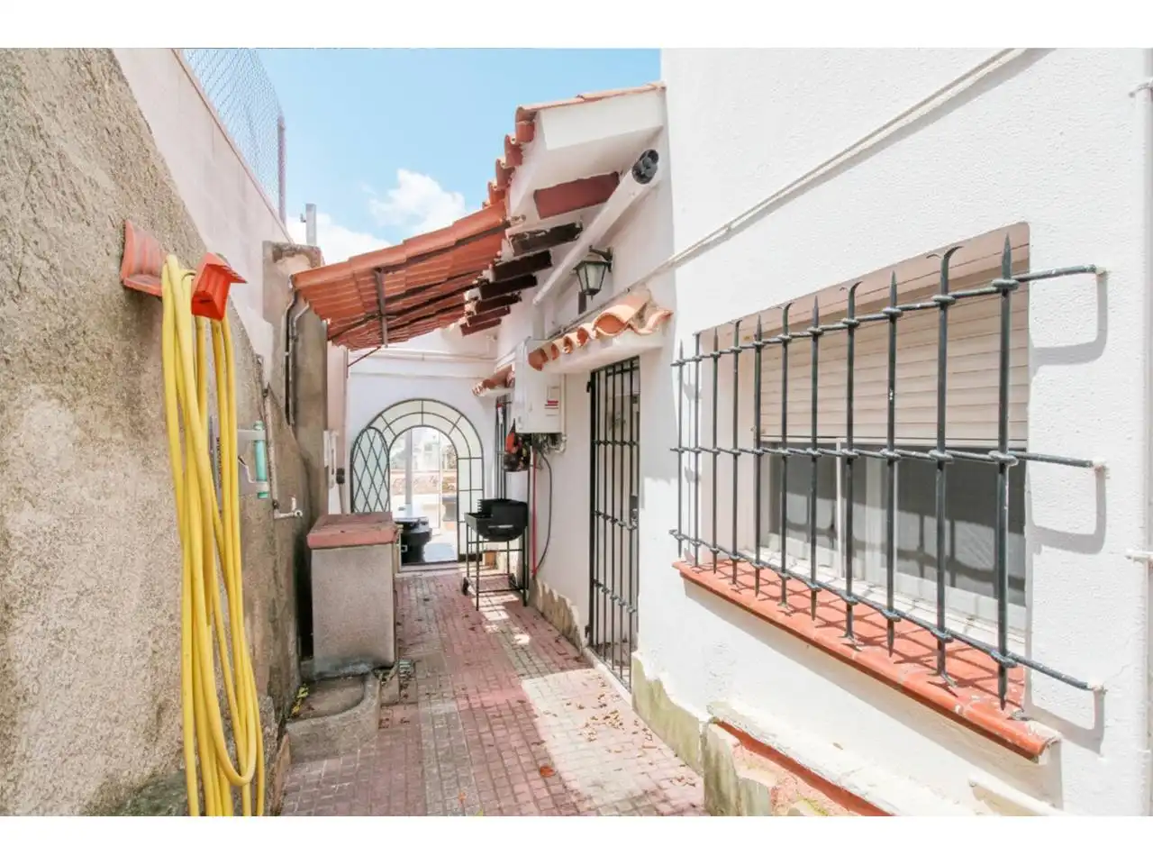 Exterior view of Houses for sale in Esplugues de Llobregat  with Air Conditioner, Heating and Private garden