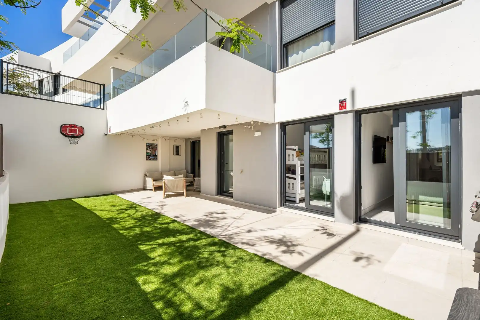 Piso con piscina en venta en Estepona Pueblo, imagen 3