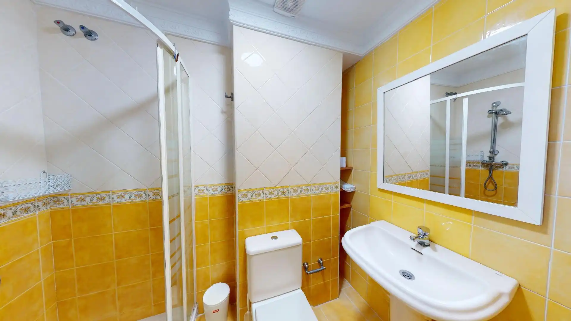Flat with terrace to rent in Calle PEDROZA, imagen 8