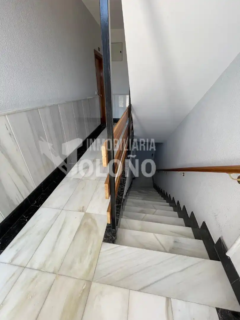 Dúplex en venta en Castañares de Rioja con Calefacción, Parquet y Terraza