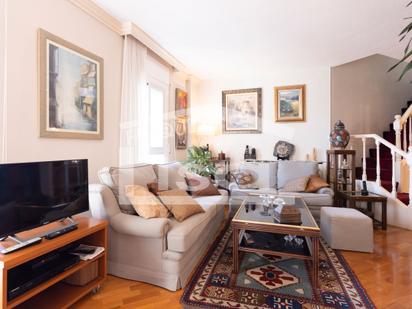 Living room of Duplex for sale in  Barcelona Capital  with Air Conditioner, Private garden and Terrace