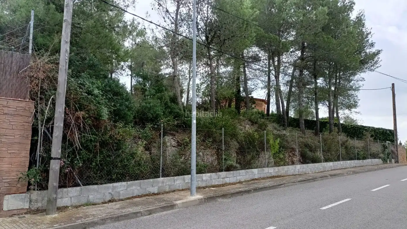 Terreno residencial en venta en Carrer Vallirana 24