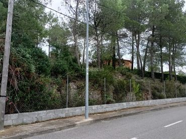 Terreno residencial en venta en Carrer Vallirana 24