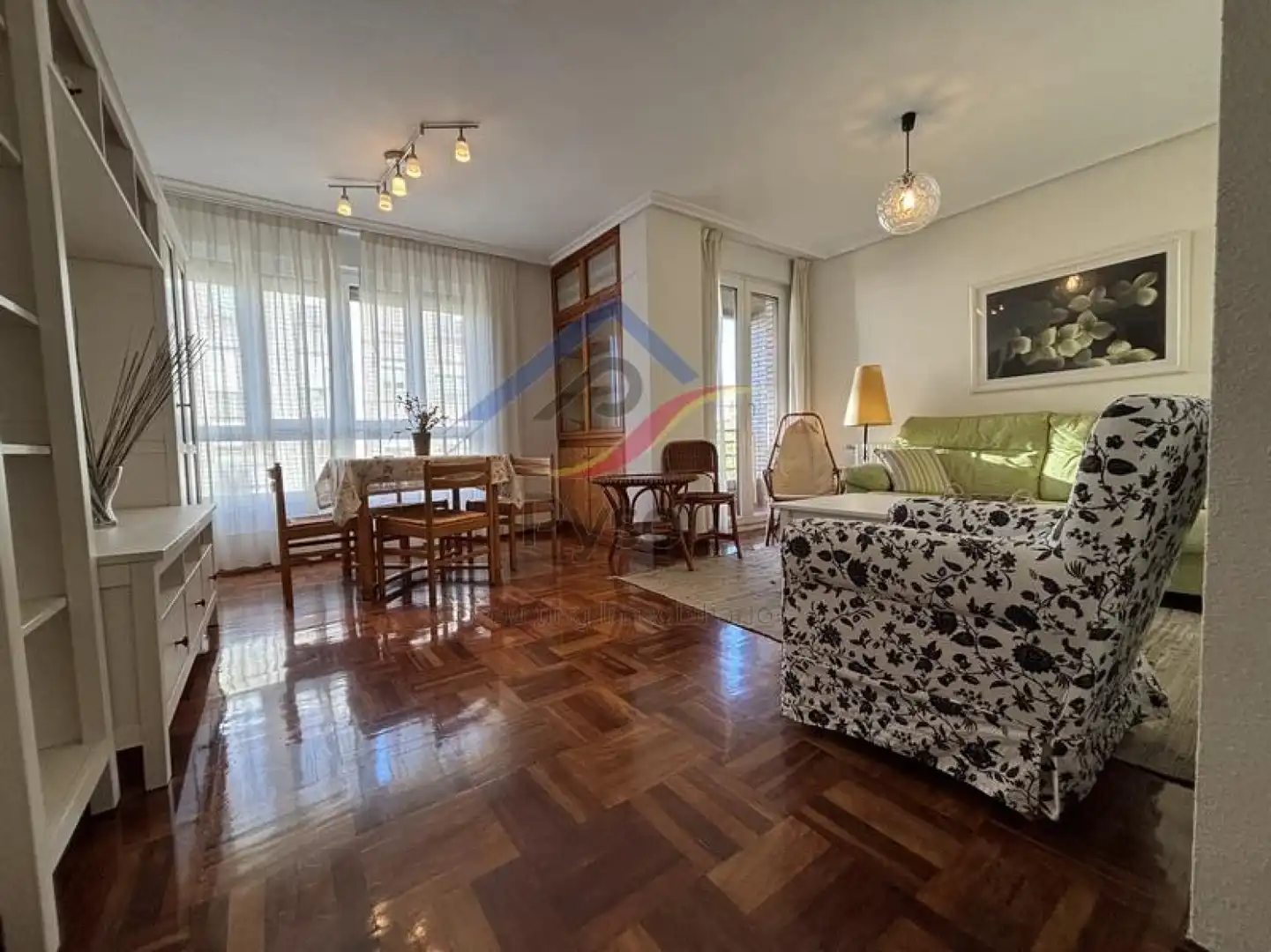 Sala d'estar de Pis de lloguer en Santander amb Calefacció, Rentadora i Balcó
