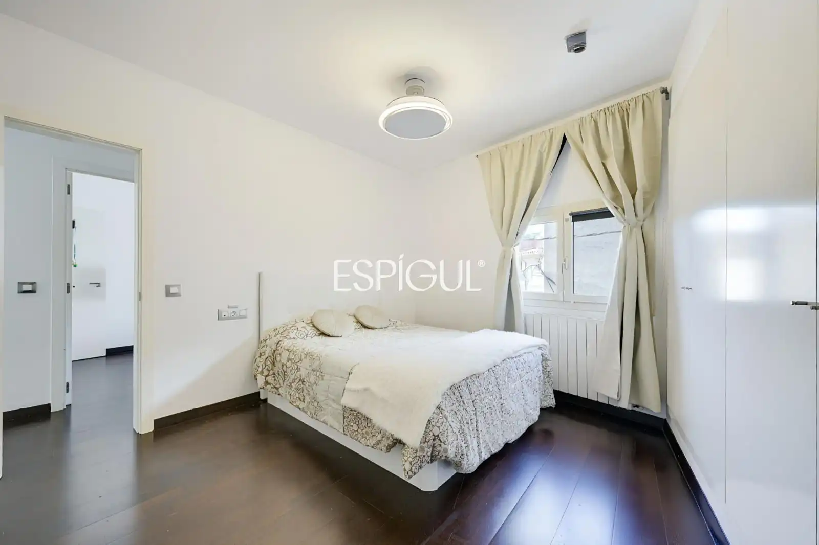 Habitación de Casa adosada en venta en Torroella de Montgrí con Aire acondicionado, Calefacción y Terraza