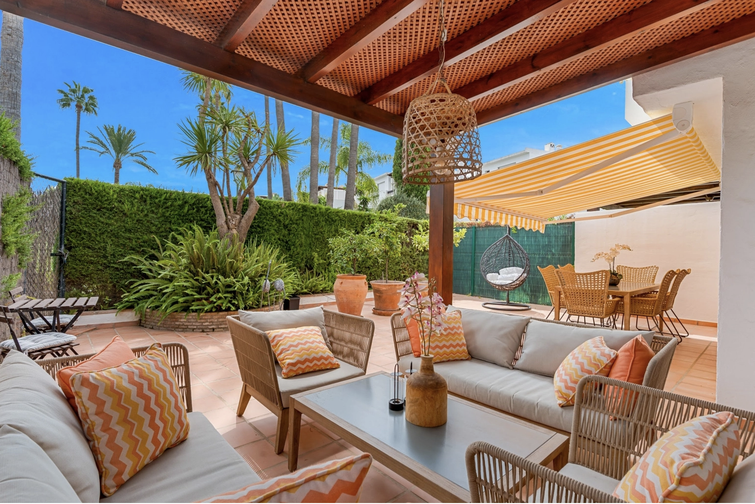 Terrassa de Casa adosada en venda en Marbella amb Aire condicionat, Jardí privat i Terrassa