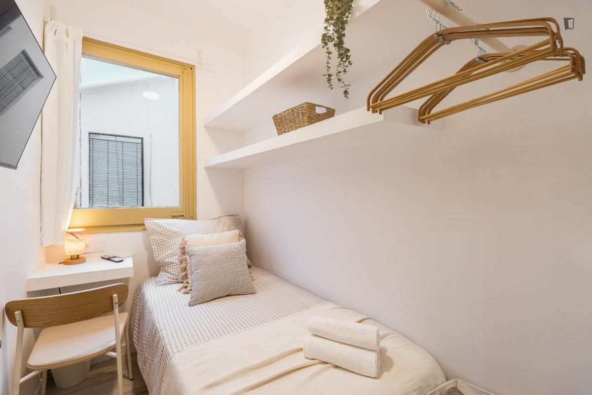 Apartment to share in El Camp de l'Arpa del Clot