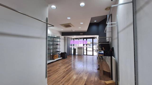 Local comercial en Alquiler en Montigalà