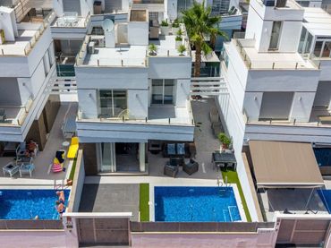 Chalet con piscina en venta en Ciudad Quesada