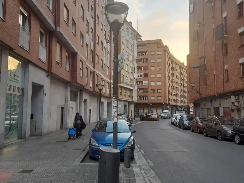 Vista exterior de Garaje en venta en Bilbao 